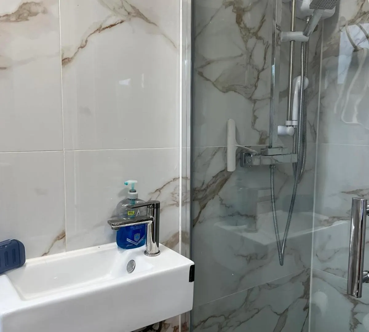 Sai Residence Ilford Homestay